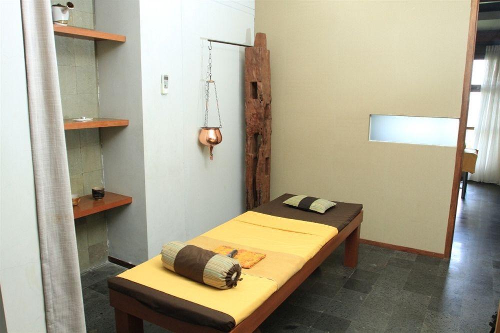 Rumah Batu Boutique Hotel Solo Extérieur photo